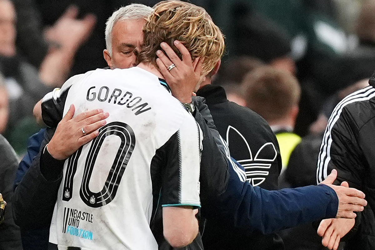 Gordon Mourinho.jpg Gordon rất hâm mộ Mourinho