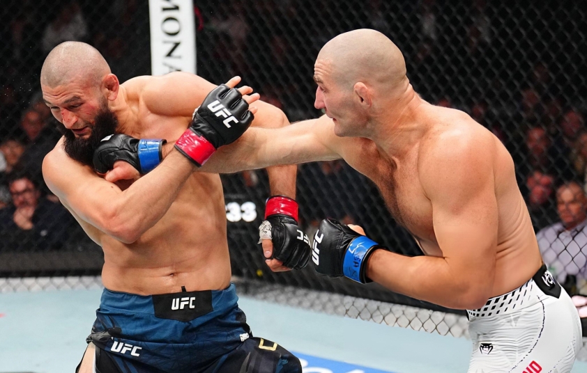 Khamzat Chimaev đổi hạng cân sau thất bại đầu tiên trong sự nghiệp MMA chuyên nghiệp.