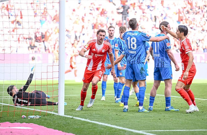 Bayern trải qua trận hòa căng thẳng tại Allianz Arena