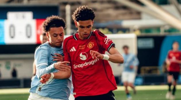 U18 MU chấp nhận thất bại 1-2 trước U18 Man City.