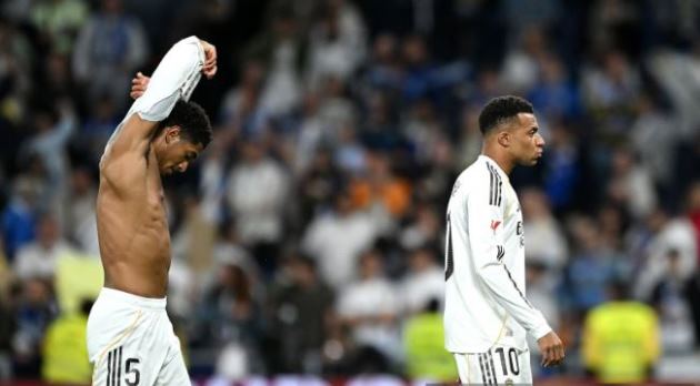 Mbappe gặp áp lực nặng nề.