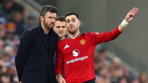 Dalot lên tiếng ca ngợi Carrick. Dalot lên tiếng ca ngợi Carrick.